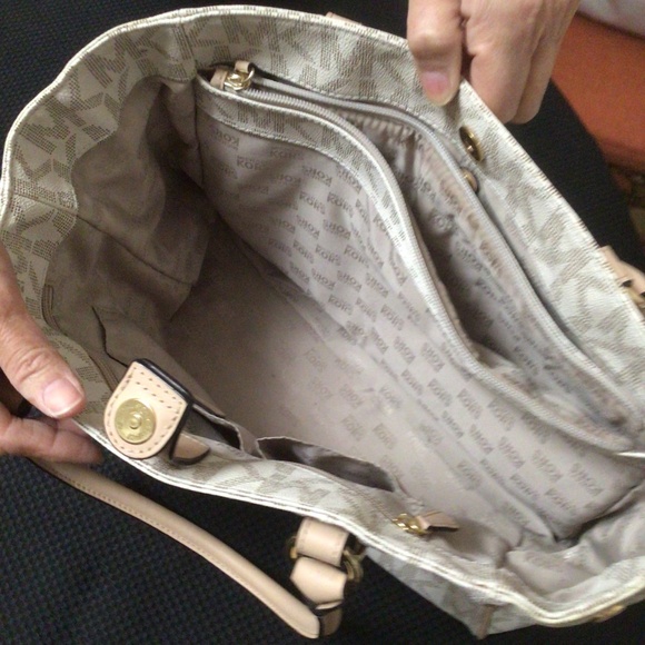 MICHAEL Michael Kors Jet Set Vanilla Medium Work Tote - Picture 3 of 3